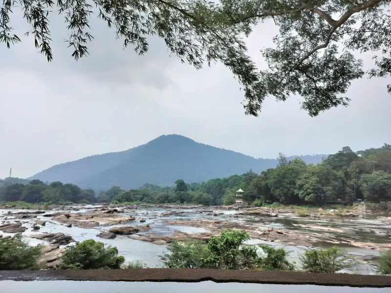 ഏഴാറ്റുമുഖത്തെ പുഴക്കാഴ്ചകൾ