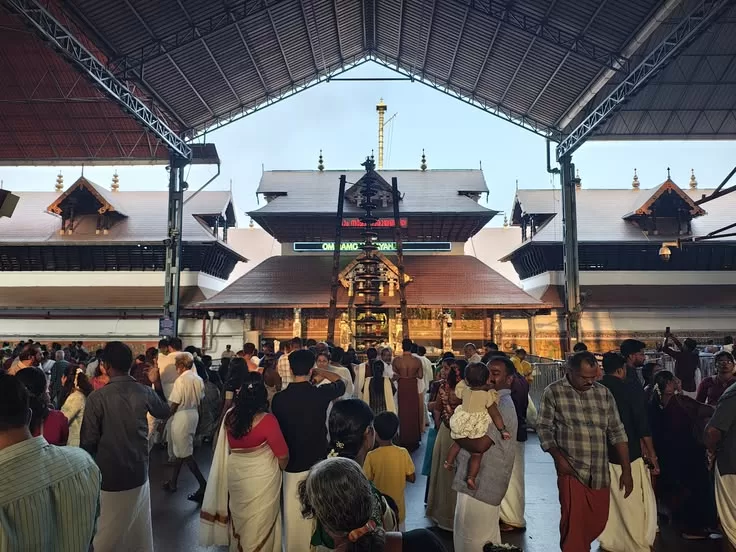 മനസ്സുനിറഞ്ഞൊരു ഗുരുവായൂർ ദർശനം.